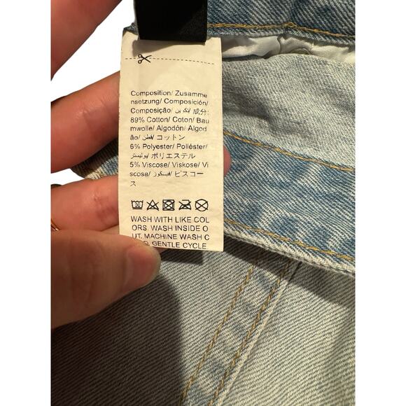 SHEIN Women’s Distressed High Rise Denim Shorts Size M US 6 Cutoff Jean Fray Hem - Picture 6 of 7